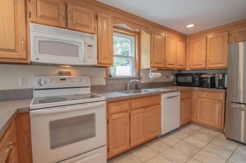 23 Smith Corner Rd, Newton NH  03858-4008 exterior