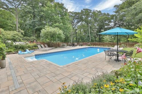 68 Spice Bush Ln, Tuxedo Park NY  10987-3518 exterior