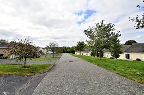 1547 Foresman Dr, Pottstown PA  19464-9422 exterior