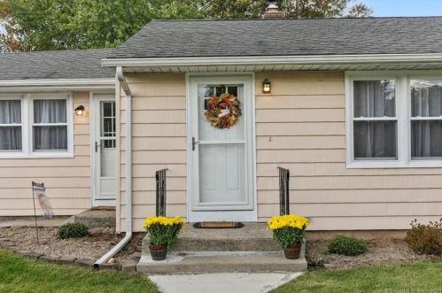 303 Spring Rd, North Haven, CT 06473-3412