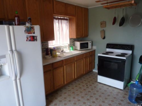 285 Sherwood Rd, Willits CA  95490-9501 exterior