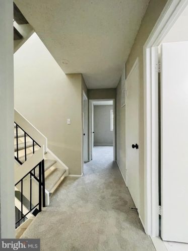 2120 Cartwright Pl, Herndon VA  20191-1903 exterior