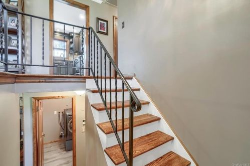 1532 Route 208, Washingtonville NY  10992-1916 exterior