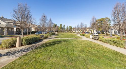 600 Landmark Ln, Redwood City CA  94065-2888 exterior