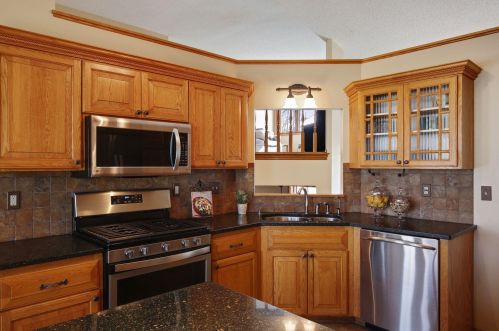 4300 Polaris Ln, Minneapolis, MN 55446-2658