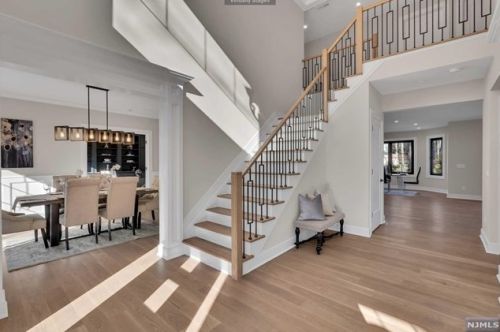 39 Pinehill Dr, Upper Saddle River NJ  07458-1927 exterior