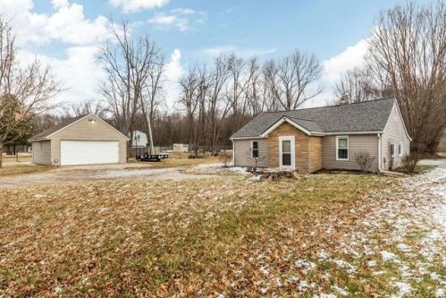 3851 Dixon Rd, Pataskala, OH 43062-8829