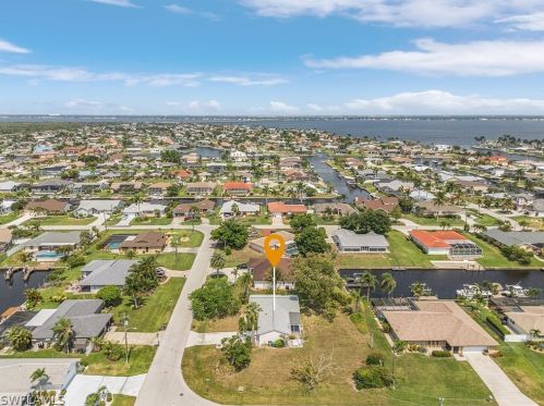 2004 26th Ter, Cape Coral, FL 33904-3273