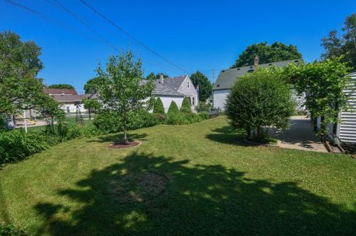 1911 Norwich Ave, Milwaukee WI 53235-4733 exterior