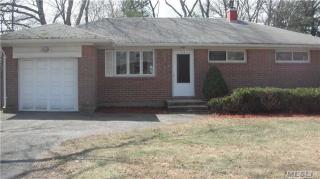 64 Paula Blvd, Selden, NY 11784-2634