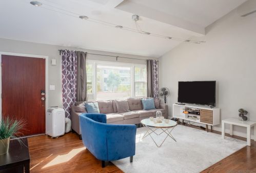 1812 Diamond St, San Diego, CA 92109-3323