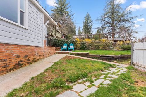 321 Race St, Grass Valley CA  95945-7328 exterior