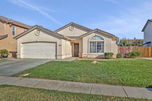 2437 Novi Dr, Riverbank, CA 95367-9688
