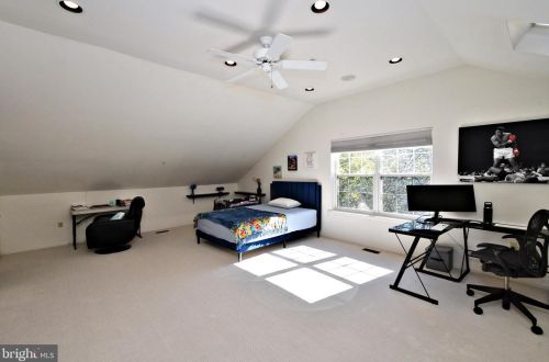 309 Meadow View Ln, Lansdale PA  19446-5932 exterior