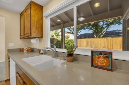 5820 Merlindale Dr, Citrus Heights CA  95610-6728 exterior