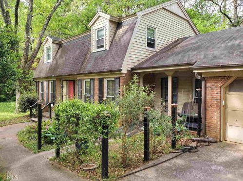 989 Carlisle Rd, Stone Mountain, GA 30083-4761