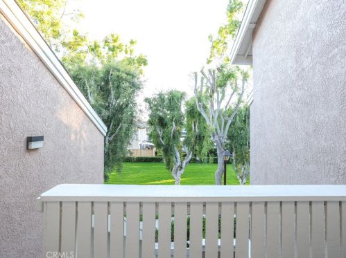 73 Woodleaf, Irvine CA  92614-7081 exterior