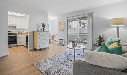 1091 Tekman Dr, San Jose CA  95122-4211 exterior