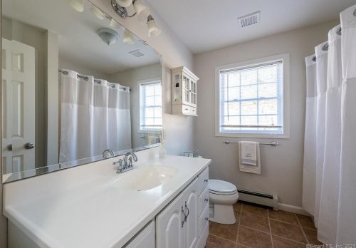 52 Summer St, Waterford CT  06385-2333 exterior