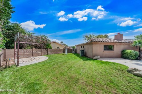 4530 Everett Dr, Phoenix AZ  85032-4858 exterior