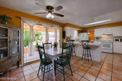 808 Abrego Dr, Green Valley AZ  85614-3641 exterior