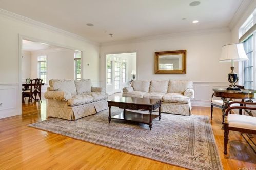 54 Buckout Rd, White Plains NY  10604-1503 exterior