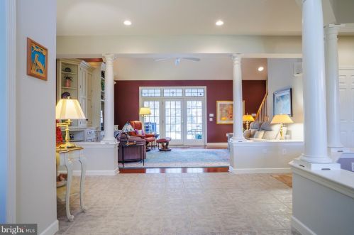 18 Deerfield Rd, Lancaster, PA 17603-9608