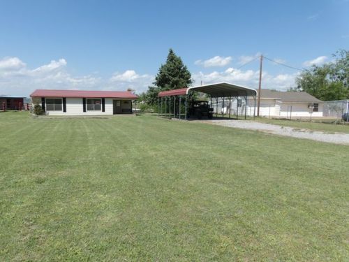 214 Moonshine Cir, Seymour, TX 76380-7011