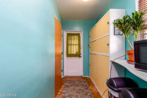 1111 Bethany Home Rd, Phoenix AZ  85014-2229 exterior