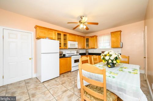 18 Barber Ave, West Deptford NJ  08096-2414 exterior