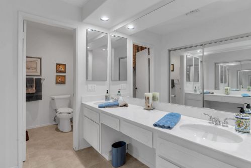 68 Calle Rivero, Rancho Mirage CA  92270-2253 exterior