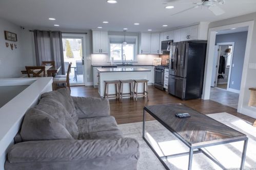 140 Farnham Rd, Wapping, CT 06074-1142