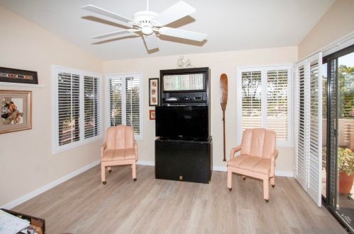 18076 Avenida Alozdra, San Diego CA 92128-1570 exterior