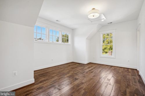 608 Jackson St, Falls Church VA  22046-2828 exterior