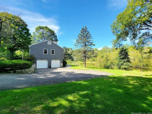 67 Whipstick Rd, Ridgefield, CT 06877-5009