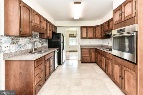 14299 Shelter Ln, Haymarket, VA 20169-2446