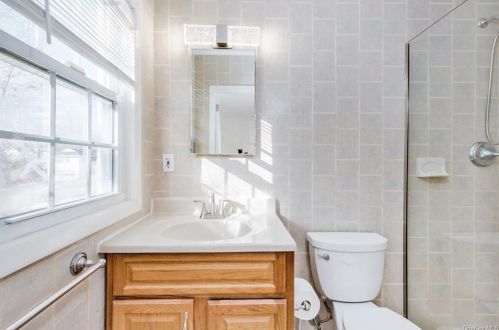 14 Sammis Ln, White Plains NY  10605-4631 exterior