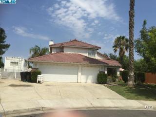 2932 Lake Ct, Hanford, CA 93230-2374