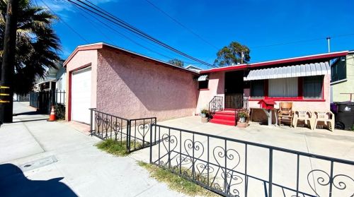 1560 Obispo Ave, Long Beach, CA 90804-1723