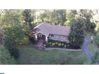 41 Locust Farm Dr, Thornton, PA 19373-1000