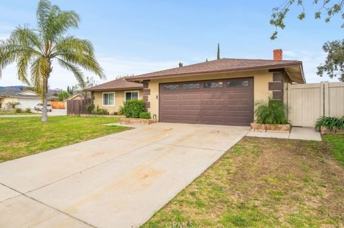 743 Beechwood Ave, Rialto, CA 92376-4705