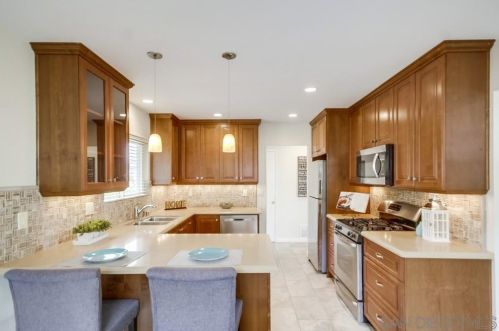 6738 Dennison St, San Diego CA 92122-2431 exterior