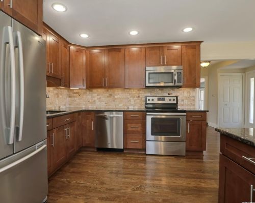 87 Wexford Dr, Oakdale NY  11769-1438 exterior