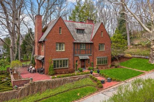 428 Woodland Rd, Sewickley, PA 15143-1051