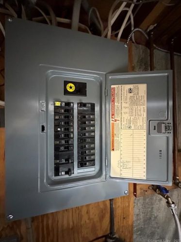 90 Wellman Rd, Manchester CT  06040-5542 exterior