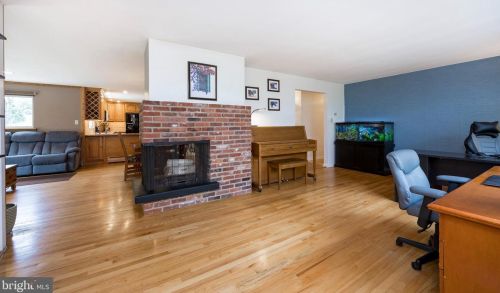 12 Chetwynd Rd, Paoli PA  19301-1818 exterior