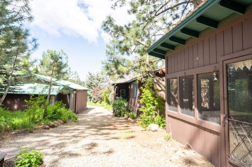 524 Delleker Dr, Portola CA  96122-7032 exterior