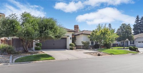 3000 Sundance Lake Dr, Modesto, CA 95355-7305