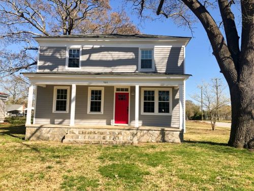 760 Charlotte St, Roanoke Rapids, NC 27870-2810