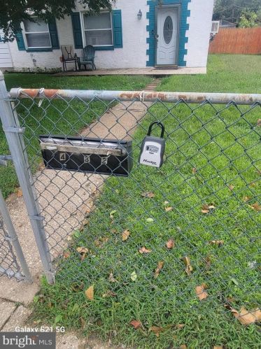 432 Howell Dr, New Castle DE 19720-2754 exterior